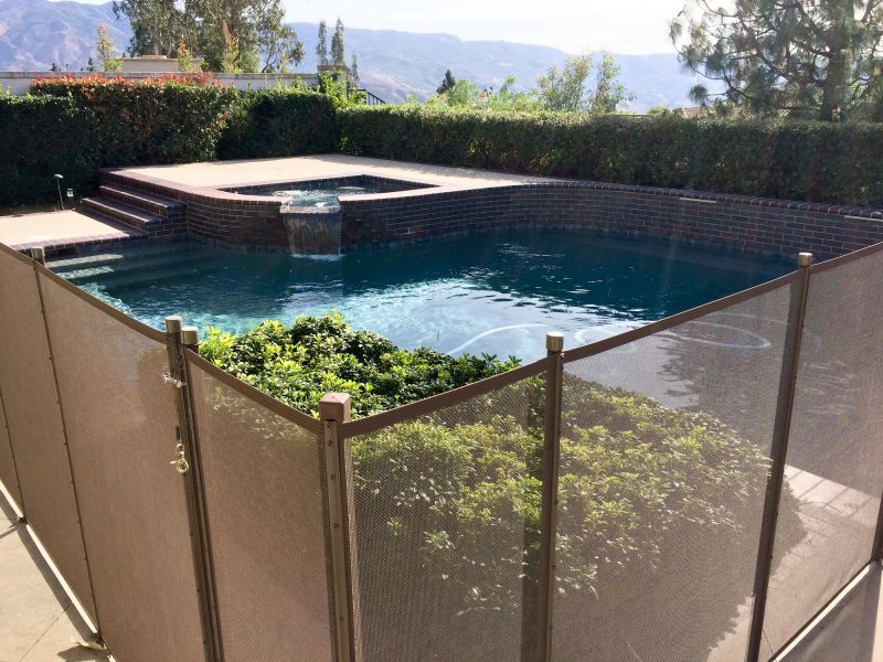 Removable Pool Fence Service detail